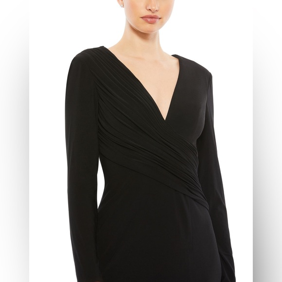 NWT IEENA for MAC DUGGAL Jersey Long Sleeve Asymmetrical Ruched Gown Size 14 - Picture 3 of 9